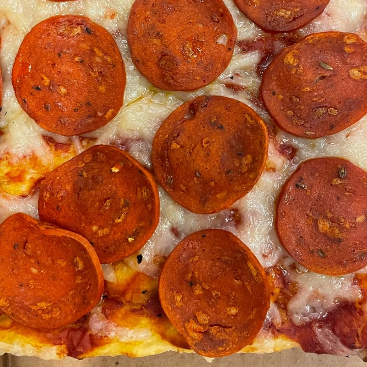 photo of Unregular Pizza Unvegan pepperoni shared by @veganfoodcrazy on  29 Apr 2023 - review