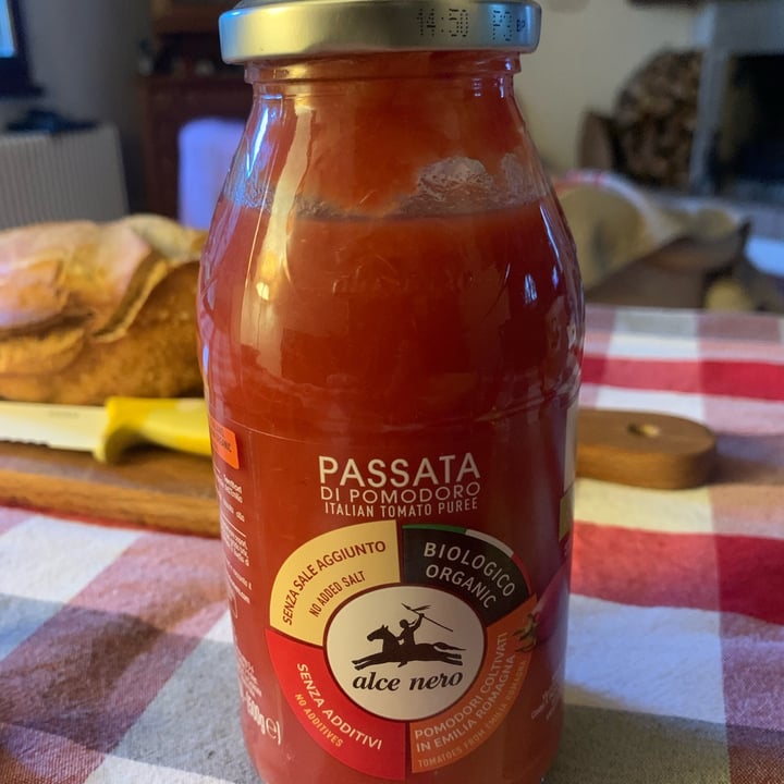 photo of Alce Nero Passata di pomodoro shared by @danistanza on  20 Apr 2023 - review