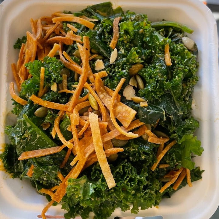 photo of Marty's V Burger Restaurant Kale salad shared by @veganfoodcrazy on  09 Apr 2023 - review