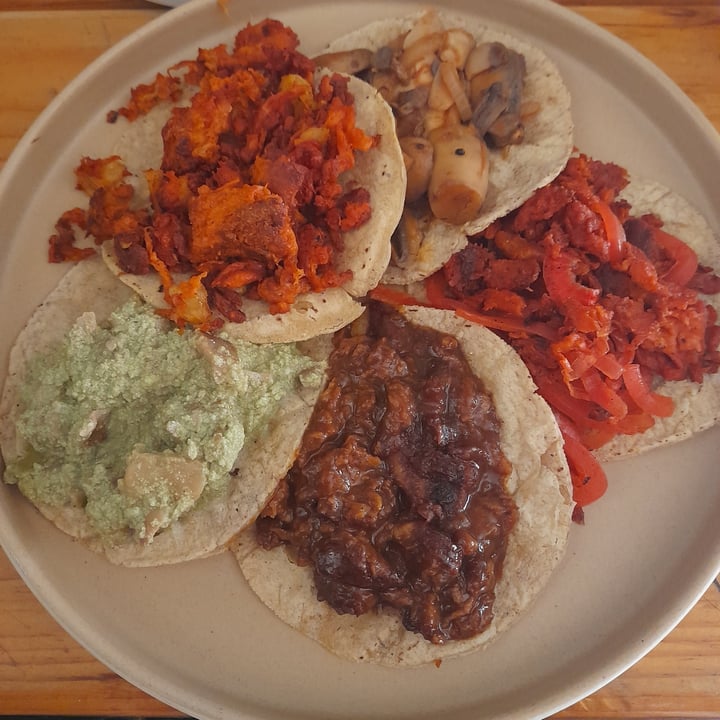 photo of Vege Taco Taco De Setas En Mole Verde shared by @sofia-eb-her on  09 Jan 2023 - review