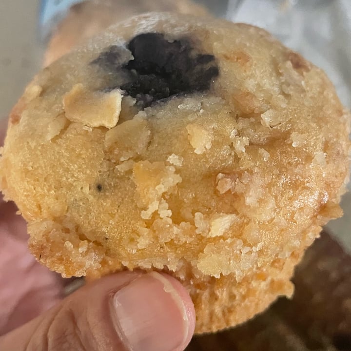 photo of Woolworths Food 4 Blueberry & Lemon Muffins shared by @nadsb on  10 Mar 2023 - review