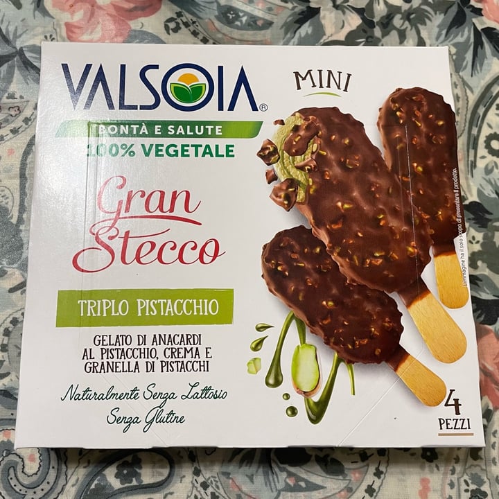 photo of Valsoia Gran Stecco Triplo Pistacchio shared by @martyveg9 on  12 May 2023 - review