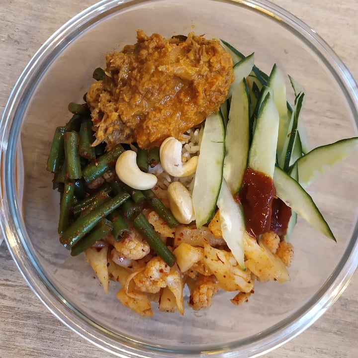 photo of Simple Lifestyle Healthy Vegetarian Cafe Vegan Nasi Lemak shared by @fannyv on  17 Jun 2023 - review