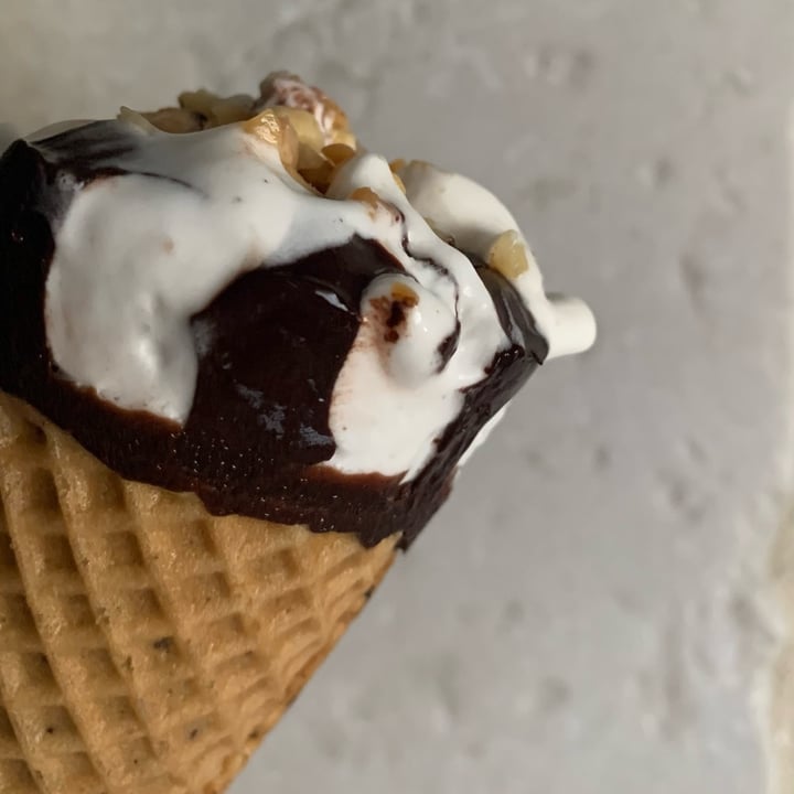 photo of Amando Cono vaniglia, cacao e nocciola shared by @simplyniky on  20 Jun 2023 - review