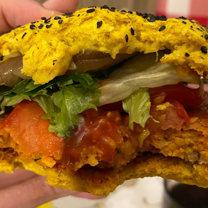 photo of Flower Burger Spicy Cecio shared by @pippoarde97 on  12 Jan 2023 - review