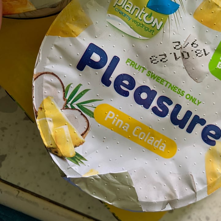 photo of planton pleasure Yogurt Pina Colada shared by @coloratantonella on  05 Jan 2023 - review