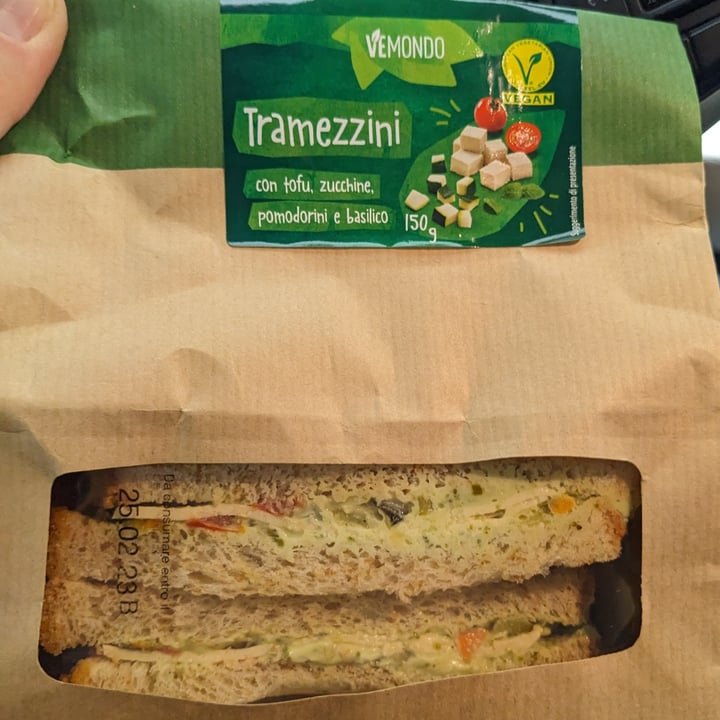 photo of Vemondo  Tramezzini Tofu, Zucchine, Pomodori E Basilico shared by @lelina on  16 Feb 2023 - review