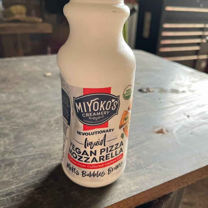 photo of Miyoko's Creamery Liquid Vegan Pizza Mozzarella shared by @tatanka05 on  22 Jun 2023 - review