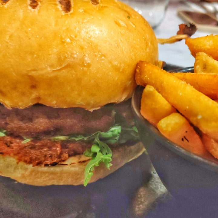 photo of Elba Mediterranean Restaurant vegan burger shared by @andybest82 on  12 Aug 2023 - review