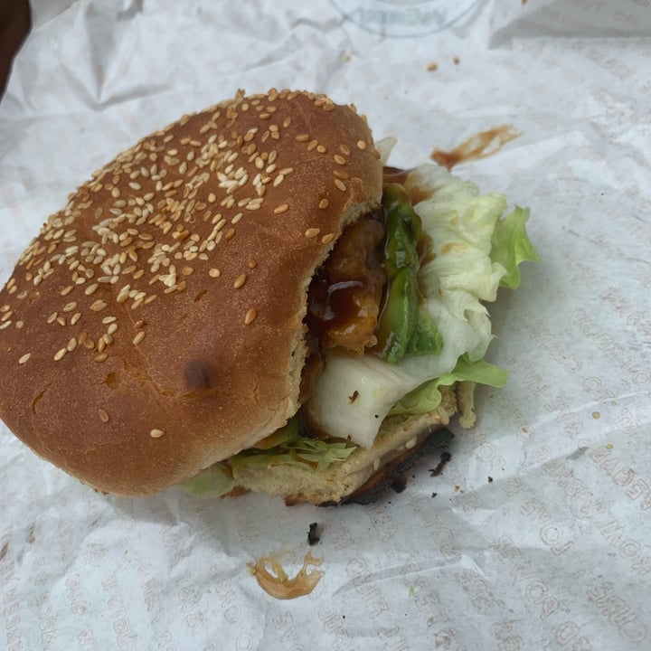 photo of VeGreen Burger General Tso’s Burger shared by @clarec36 on  24 May 2023 - review