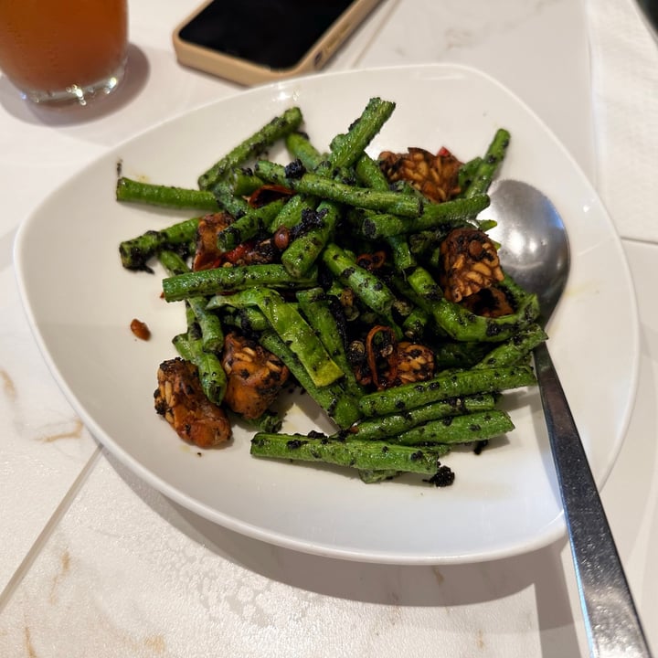 photo of Whole Earth Long Beans with Tempeh shared by @dafnelately on  23 Apr 2023 - review