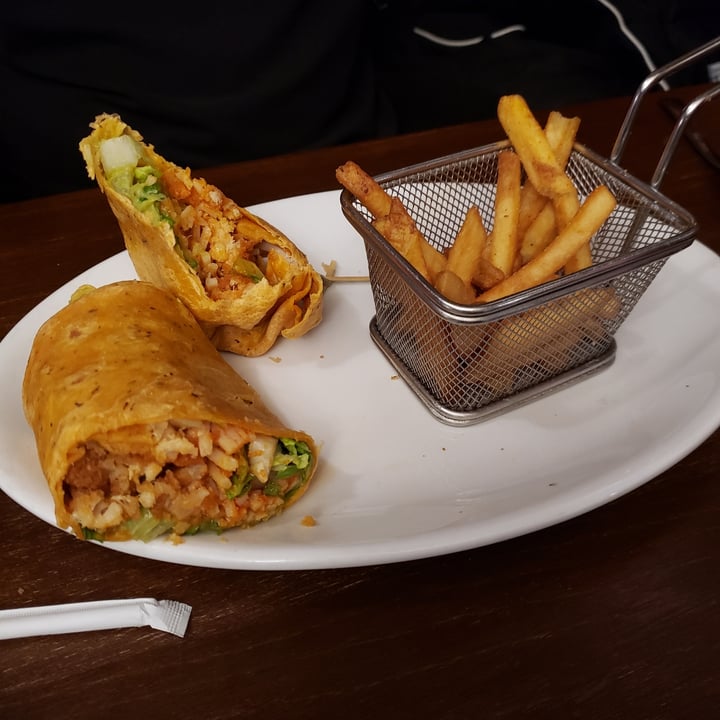 photo of The Feathery Pub Vegan Buffalo Chicken Guacamole Wrap shared by @tercar88 on  09 Jan 2023 - review