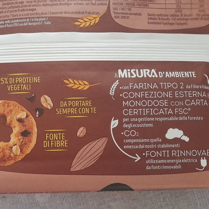 photo of Misura biscotti Protein con gocce cioccolato e fiocchi di avena shared by @auramala on  04 Jun 2023 - review