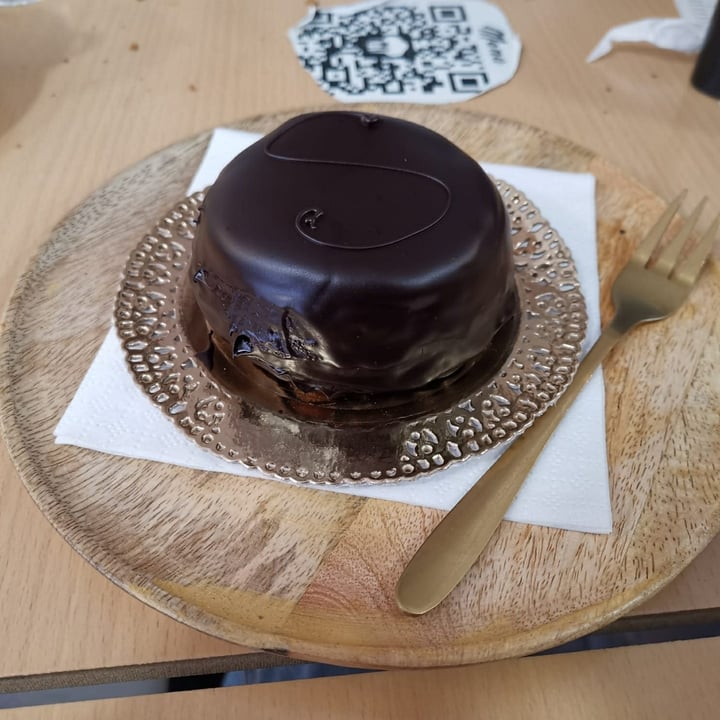 photo of Efrem - Gourmet Boutique and Finest Bar sacher mini shared by @benedettatinti on  25 Jan 2023 - review