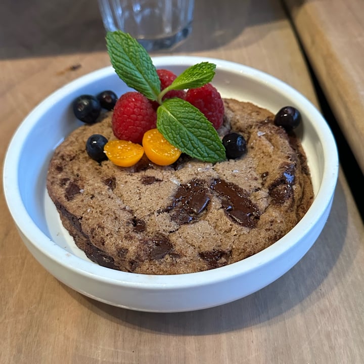 photo of Love Organic Cafe Chocolate Chip Sea Salt Cookie shared by @merylg4v on  20 May 2023 - review