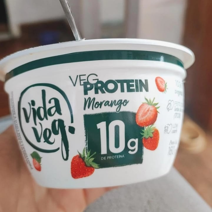 photo of Vida Veg Iogurte Grego Proteina de Morango shared by @vegnanda on  11 Jul 2023 - review