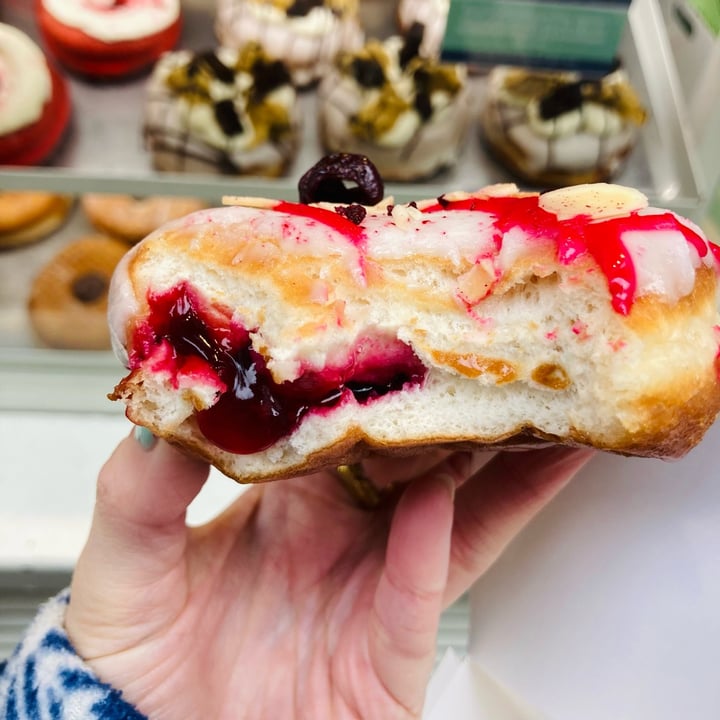 photo of Doughnut Time Bakewell Lively shared by @katelouisepowell on  16 Mar 2023 - review
