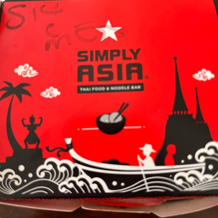photo of Simply Asia Atlas Mall 514 Roasted Chilli Paste And Cashew Nut Noodles shared by @melveegan on  17 Jul 2023 - review