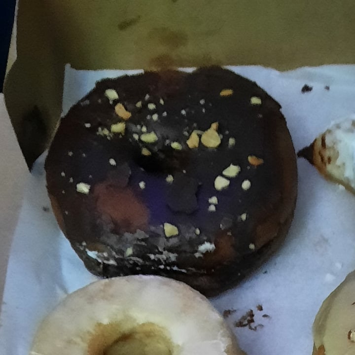 photo of Donut Corp. Dona Choco Avellana Maní shared by @popol on  04 Jan 2023 - review
