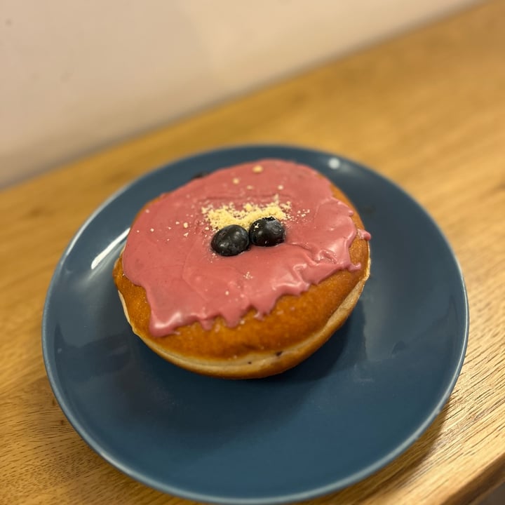 photo of Delish Vegan Doughnuts Blueberry Cheesecake Donut shared by @marav on  20 Feb 2023 - review