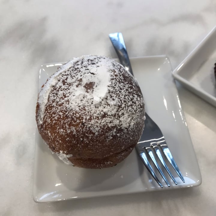 photo of Pasticceria Nepà maritozzo vegano shared by @vanessaaa on  22 Apr 2023 - review