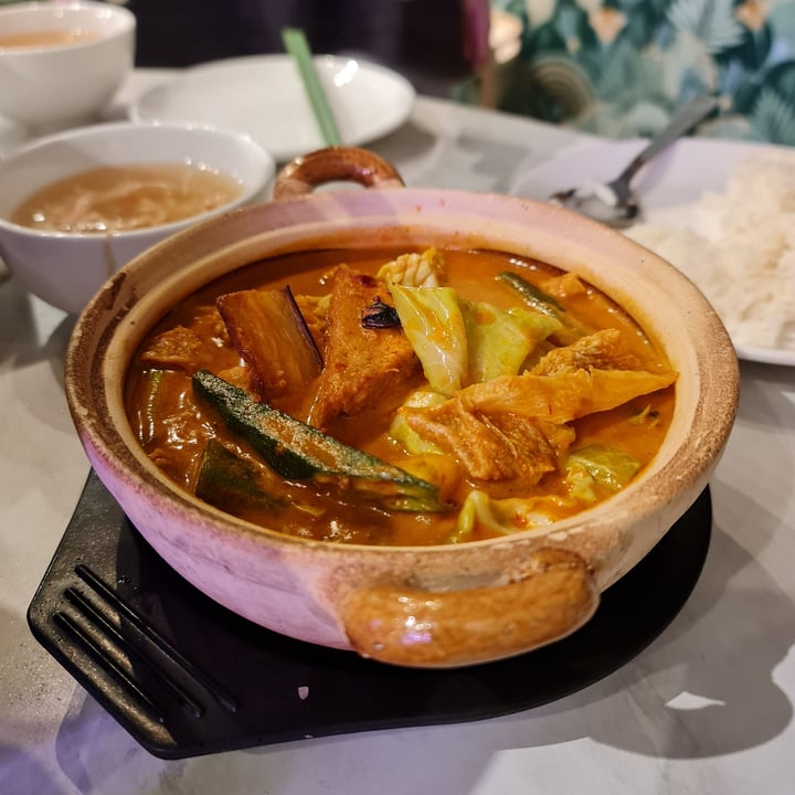 photo of Mother Earth Vegetarian Assam Fish Claypot Curry shared by @parismelody on  10 May 2023 - review