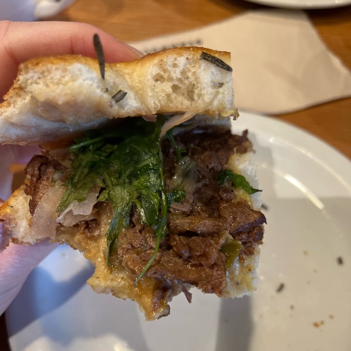 photo of Starbucks Coffee No’Beef and Onion Focaccia shared by @ameriamber on  06 Jan 2023 - review