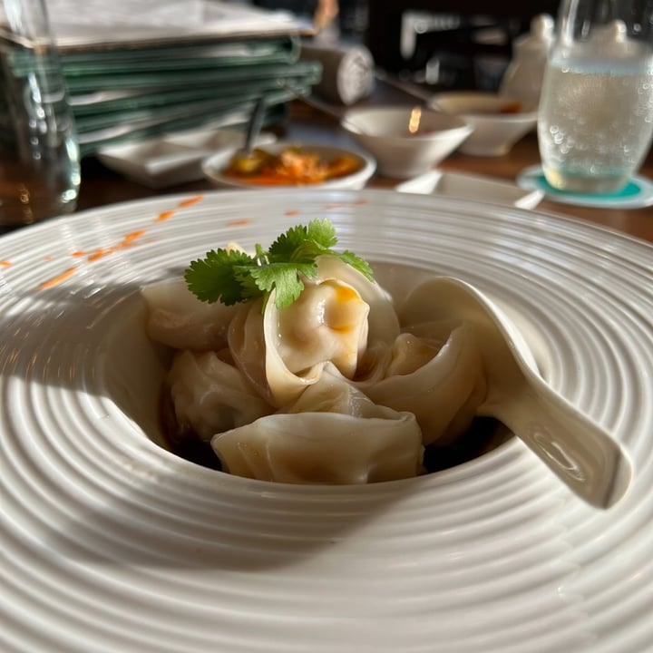 photo of EMPRESS Sichuan Plant-Based Meat & Cabbage Steamed Dumplings shared by @theblobbyvegan on  24 Feb 2023 - review