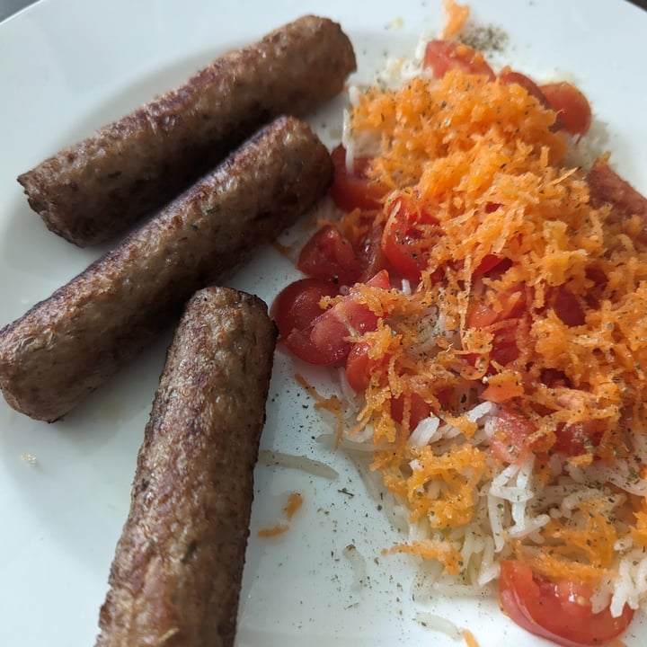 photo of Linda McCartney's 6 Vegetarian Red Onion & Rosemary Sausages shared by @vanessaprats on  19 Feb 2023 - review