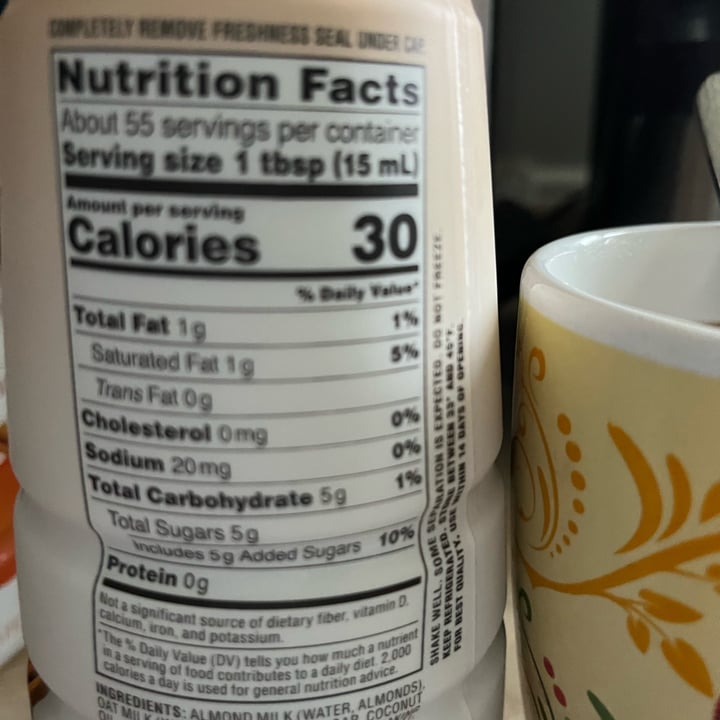photo of Starbucks Non-Dairy Creamer Almondmilk and Oatmilk Pumpkin Spice Latte shared by @vegangma on  28 Mar 2023 - review