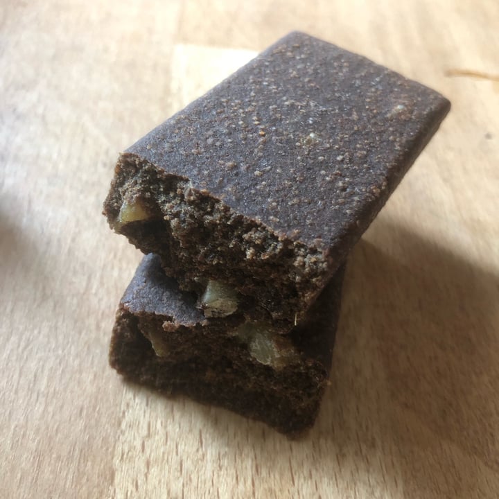 photo of #plantbased Protein Bar Hemp Protein, Hemp Seeds, Apple, Macademia Nuts and Cocoa Butter shared by @hannnahbanana on  25 Apr 2023 - review