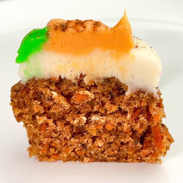 photo of Shoofly Vegan Bakery and Cafe Carrot Cupcake shared by @pdxveg on  09 May 2023 - review