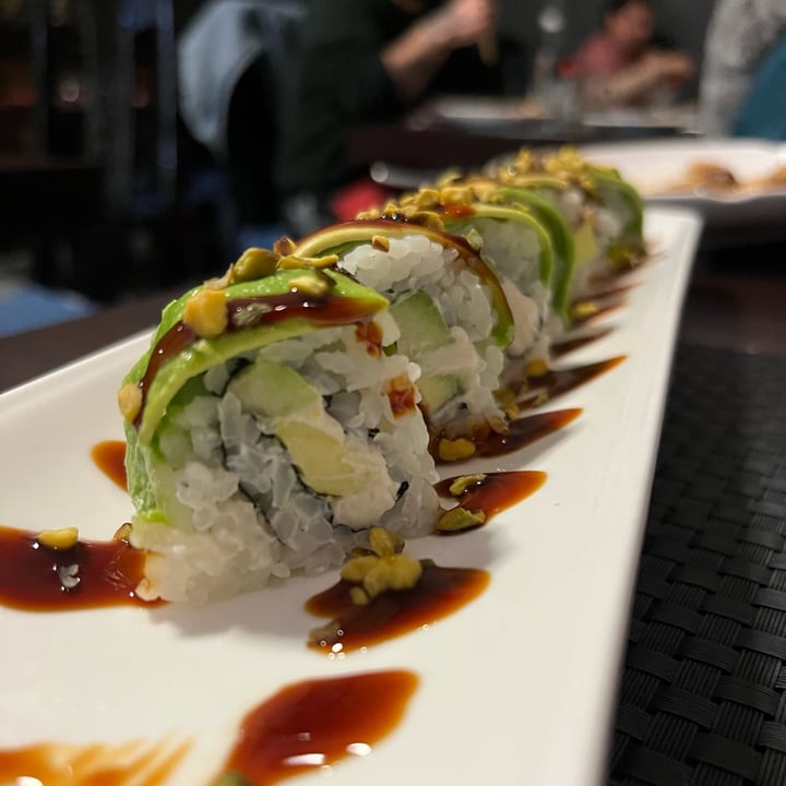 photo of Asia Fusion Sushi Vegan Cheese Roll Con Pistacchio shared by @notavandrea on  07 Mar 2023 - review