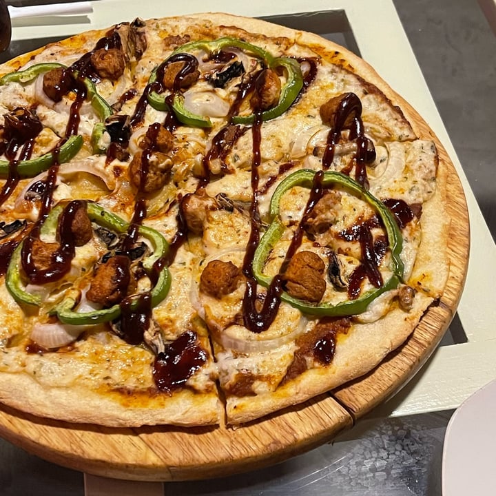 photo of Luna's Kitchen Beirut BBQ Pizza shared by @kimo on  18 Jul 2023 - review