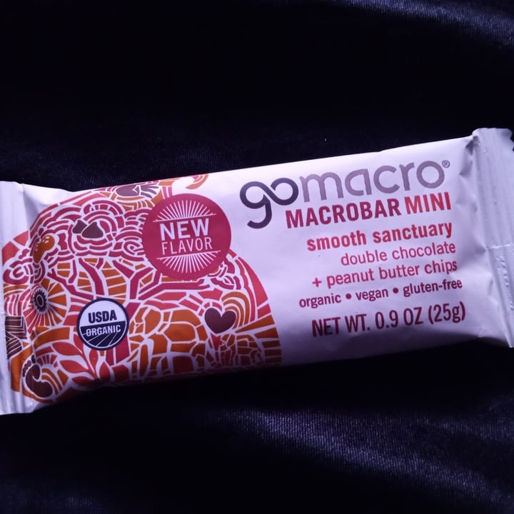 photo of GoMacro Smooth Sanctuary Double Chocolate + Peanut Butter Chips shared by @mewinabubble on  30 Dec 2022 - review