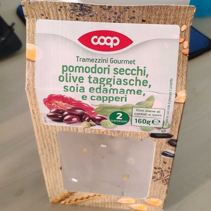 photo of Coop Tramezzini Gourmet, Pomodori Secchi, Olive Taggiasche, Soia Edamame e Capperi shared by @mikic81 on  17 Mar 2023 - review