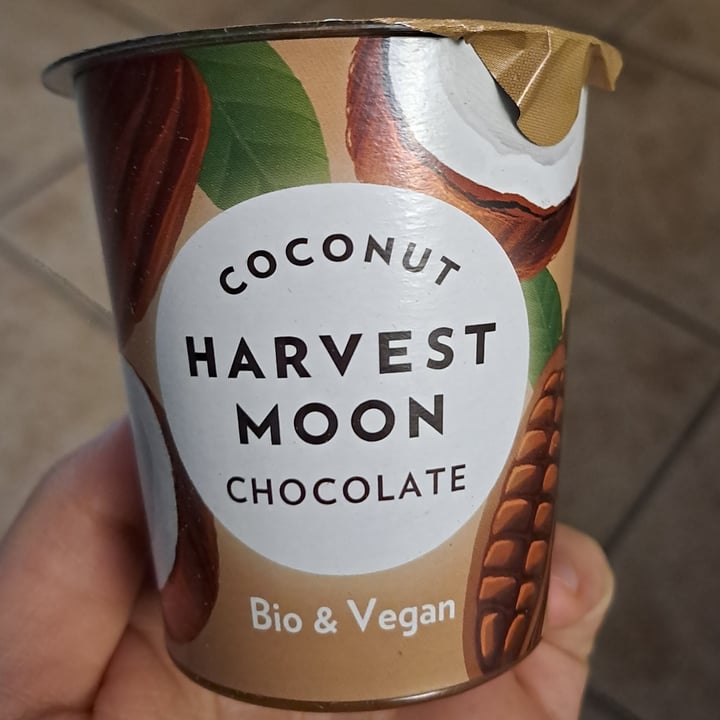 photo of Harvest Moon Coconut chocolate shared by @fra-ncy on  18 May 2023 - review