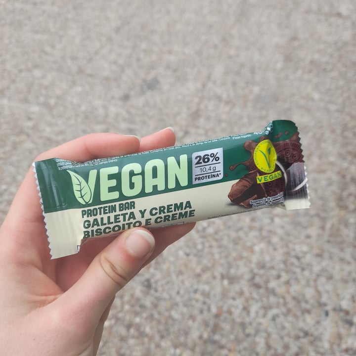 photo of IronMaxx Vegan protein bar cookies & cream geshmack shared by @oihana on  08 Jun 2023 - review