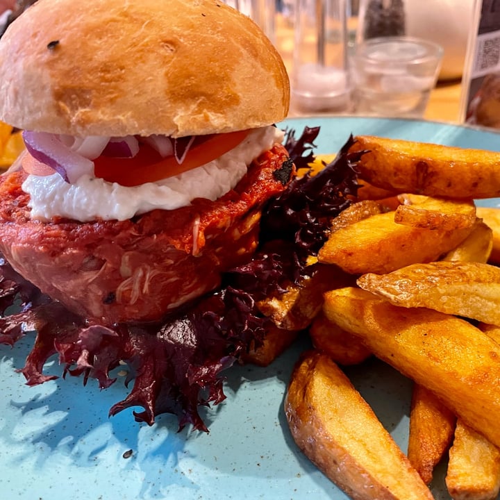 photo of Holy Cow Pulled Jackfruit Burger shared by @sazza on  25 Jan 2023 - review