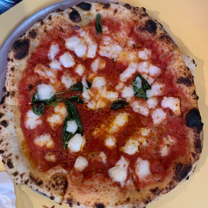 photo of Yard Sale Pizza Margherita shared by @lamaryvegana on  15 Jan 2023 - review