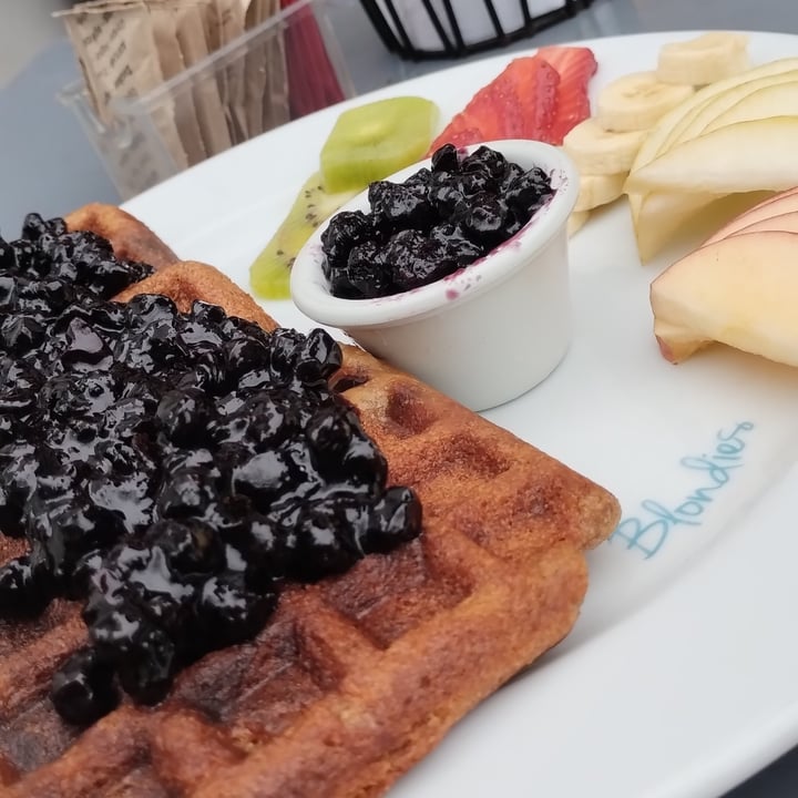 photo of Blondies Bakery Cafe Waffles Veganos shared by @laugmp on  21 Jul 2023 - review
