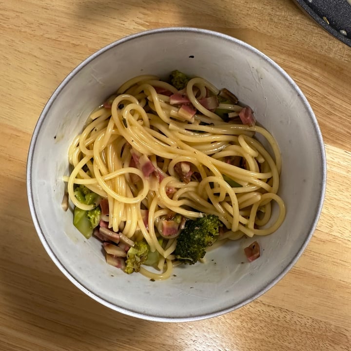 photo of Plant Kitchen (M&S) No Pork Streaky Bacon shared by @dafnelately on  10 May 2023 - review