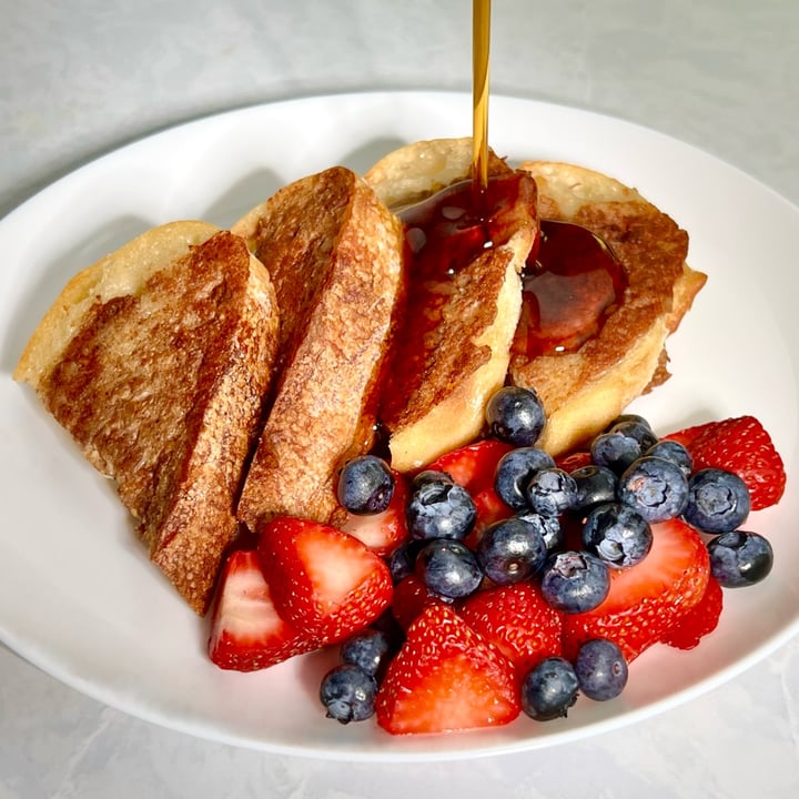 photo of Junior's Cafe Yummy French Toast (vegan version) shared by @pdxveg on  28 Jul 2023 - review