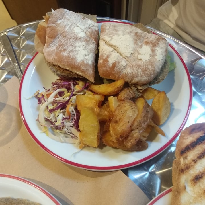 photo of Gordo Vegano Sandwich de Milanesa shared by @marenv on  16 Jan 2023 - review