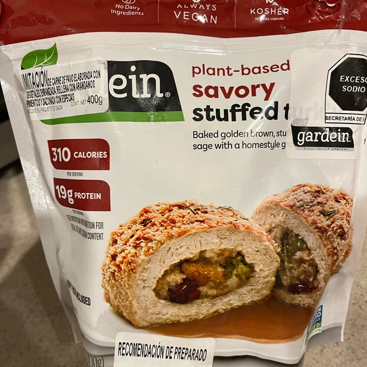 photo of Gardein Savory Stuffed Turk’y shared by @apaulapimentel on  25 Dec 2022 - review