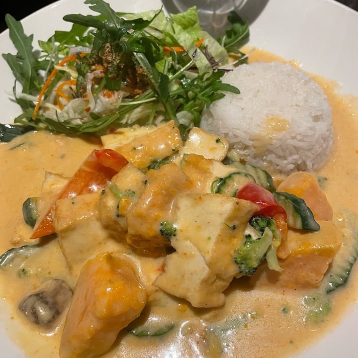 photo of Ha Long tofu and veggies with coconut sauce H24 shared by @robertacor on  18 Feb 2023 - review