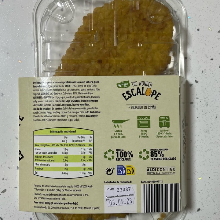 photo of My veggie day The Wonder Escalope shared by @irenevegan on  08 May 2023 - review