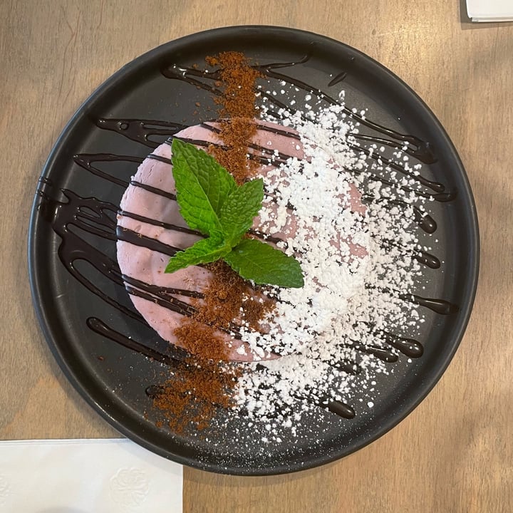 photo of Beyond Sushi Cheesecake shared by @thelondonvegan on  14 Apr 2023 - review