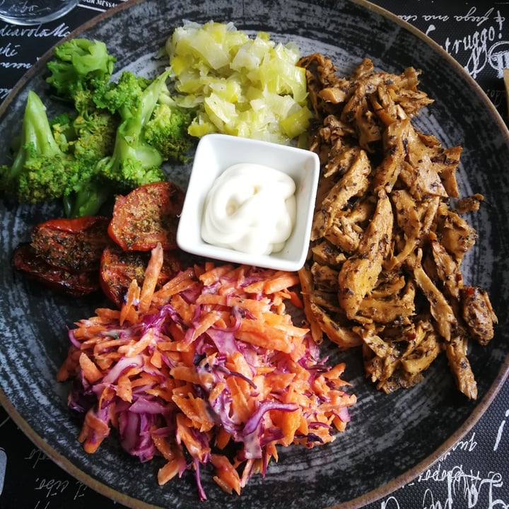 photo of Liberty Cafe Pulled Chicken Al Chimichurri shared by @yakora on  25 May 2023 - review