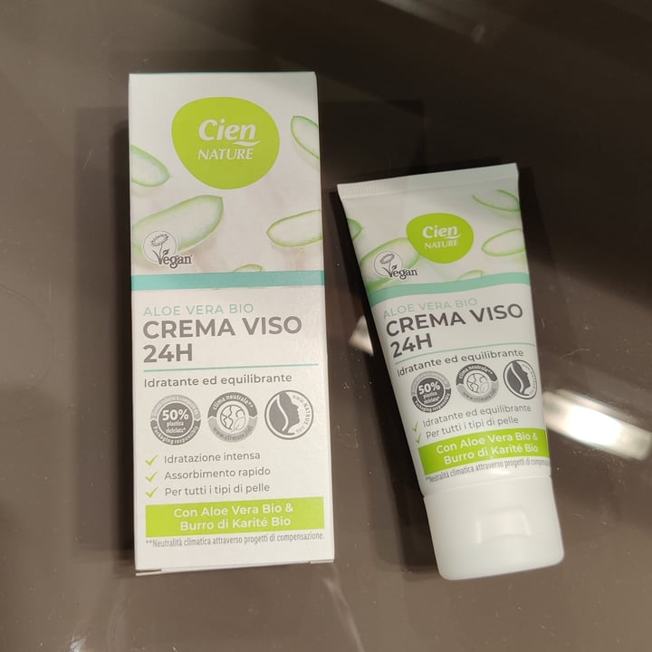 photo of Cien Crema Viso 24H shared by @ireris on  03 May 2023 - review